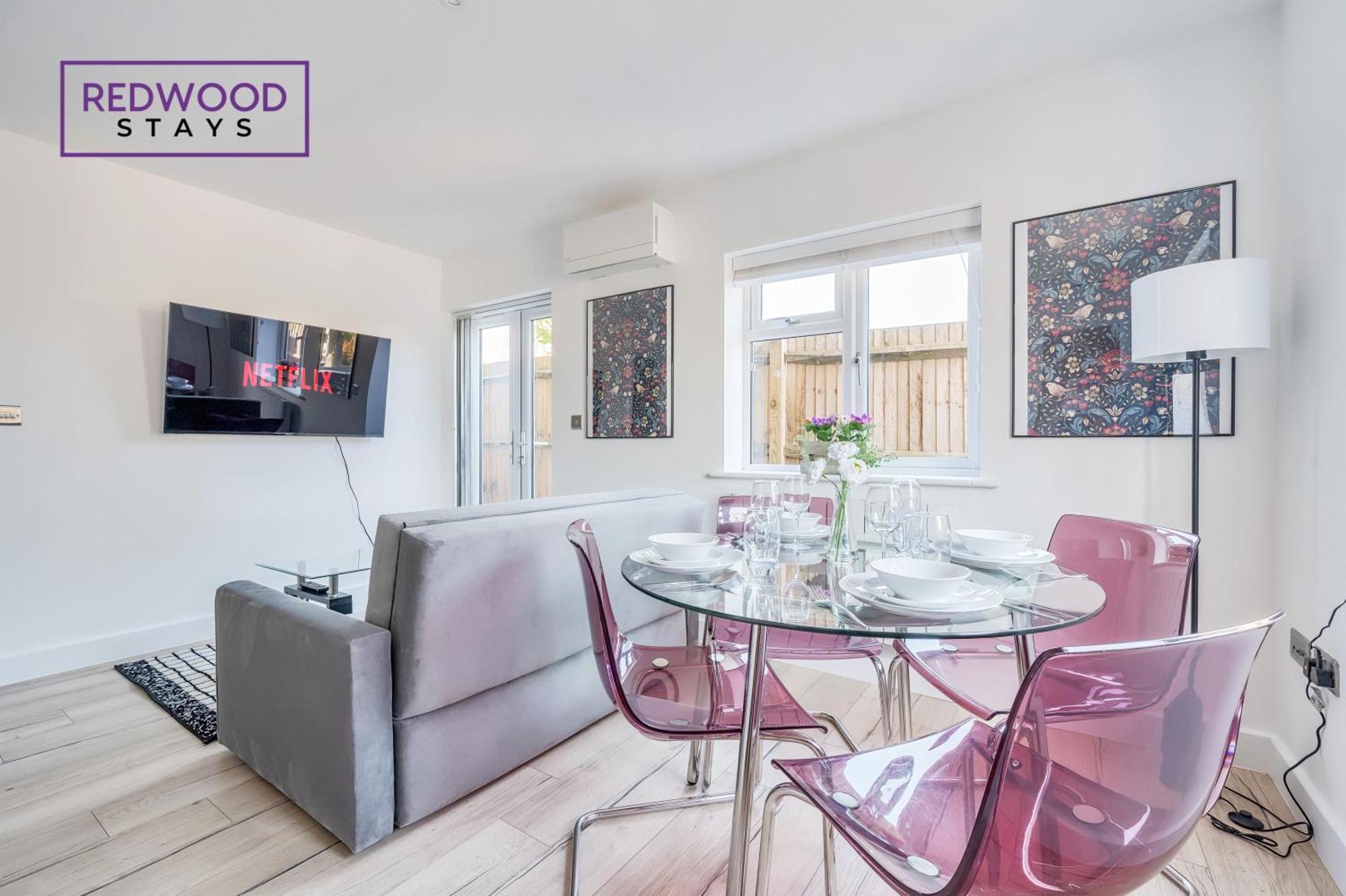 Modern Serviced Apartments For Contractors & Families With Free Parking, Wifi & Netflix By Redwood Stays Basingstoke Esterno foto