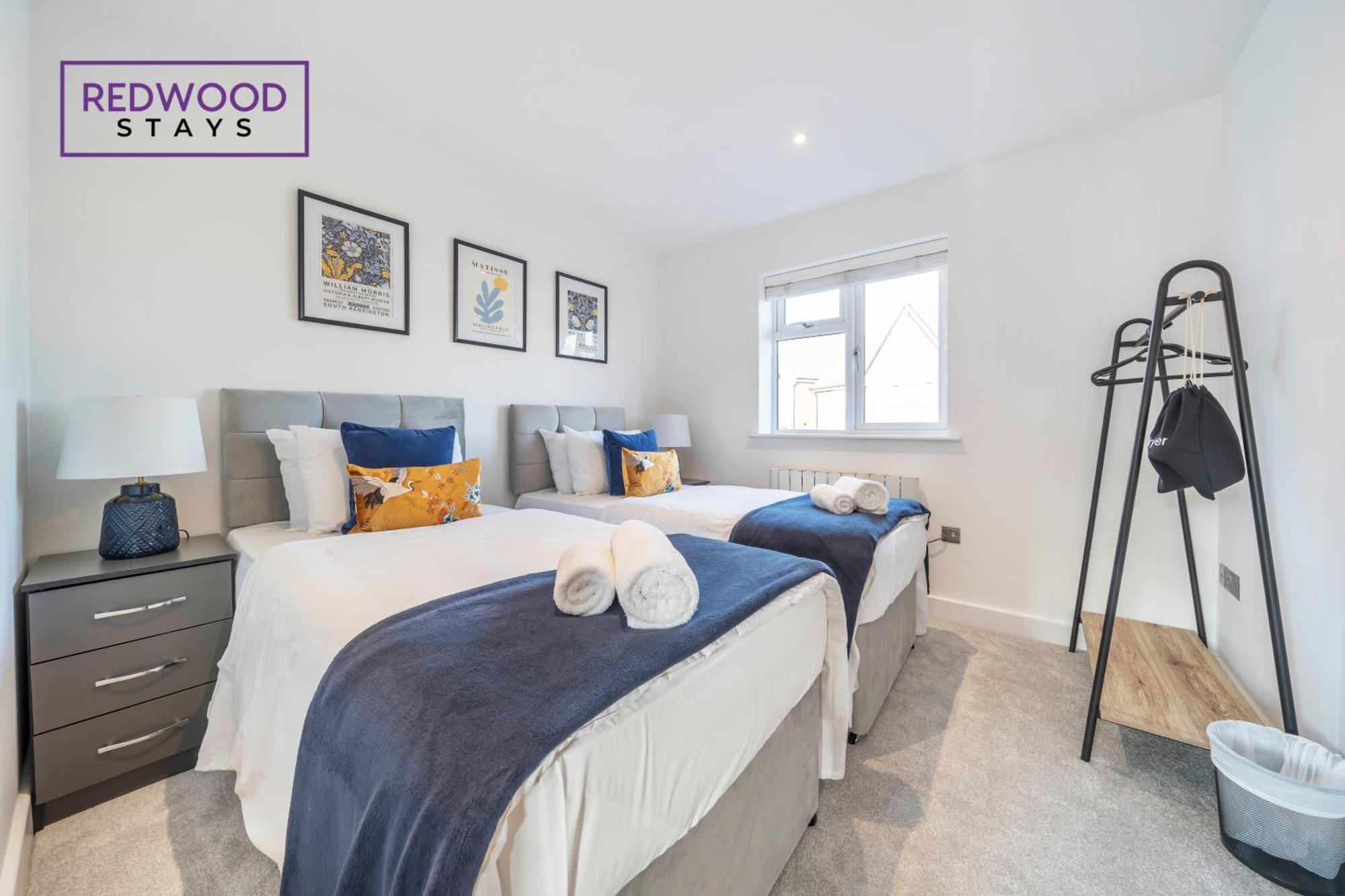 Modern Serviced Apartments For Contractors & Families With Free Parking, Wifi & Netflix By Redwood Stays Basingstoke Esterno foto