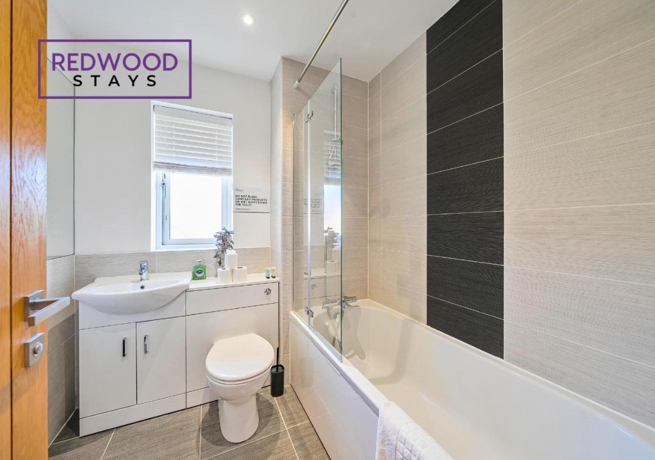 Modern Serviced Apartments For Contractors & Families With Free Parking, Wifi & Netflix By Redwood Stays Basingstoke Esterno foto