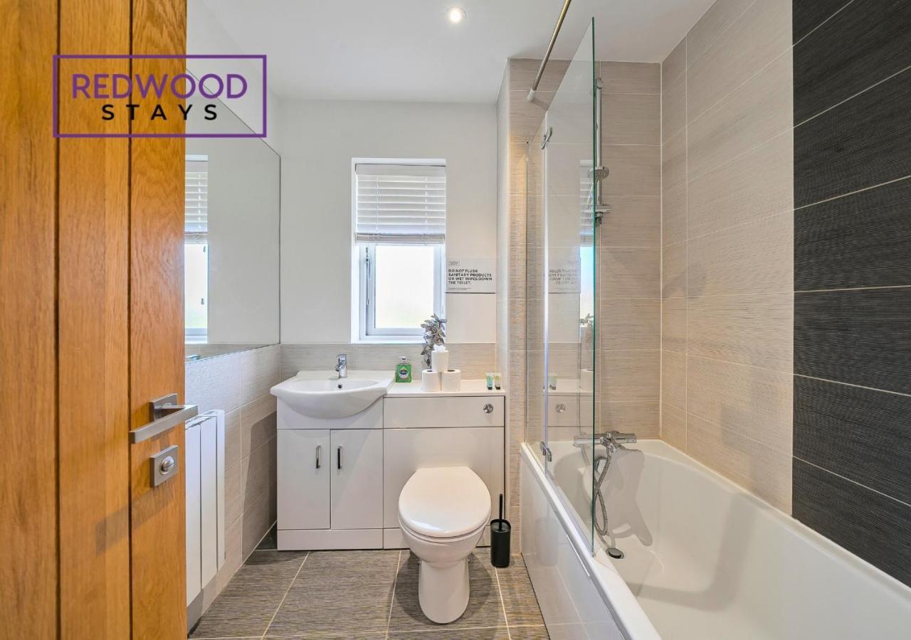 Modern Serviced Apartments For Contractors & Families With Free Parking, Wifi & Netflix By Redwood Stays Basingstoke Esterno foto